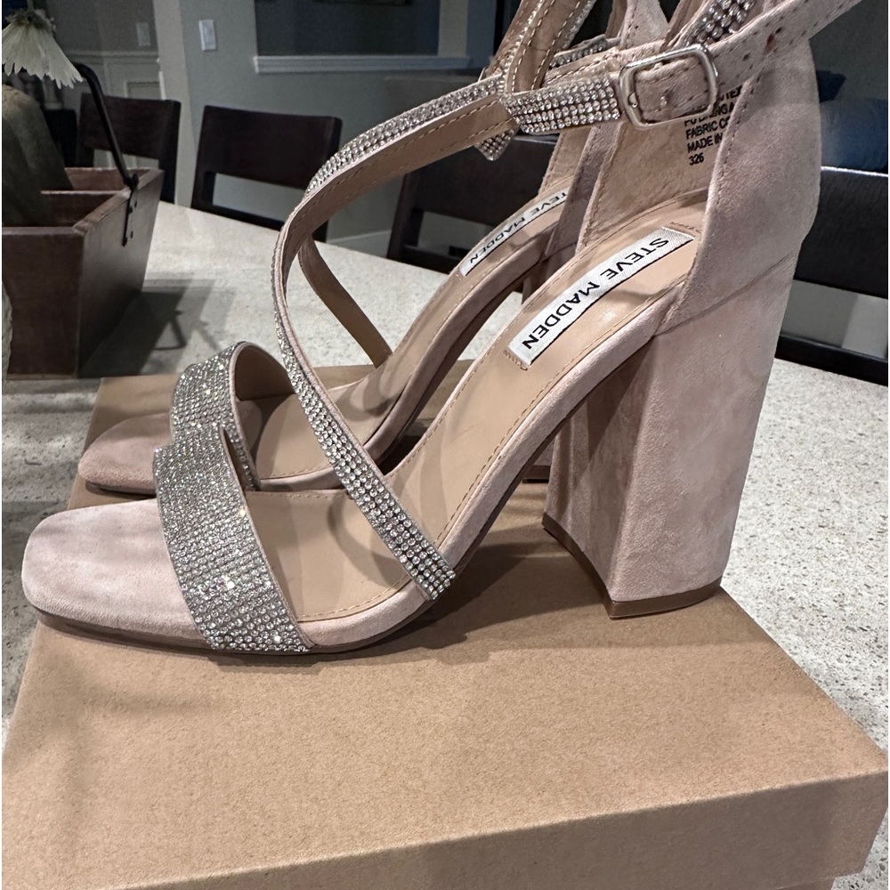 Steve Madden Varali Nude Heels